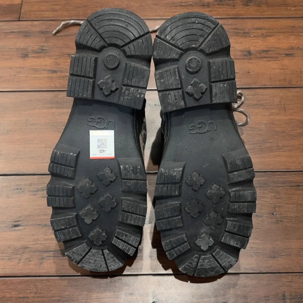 Ugg Brisbane Lace Up Platform boots - Picture 8 of 12